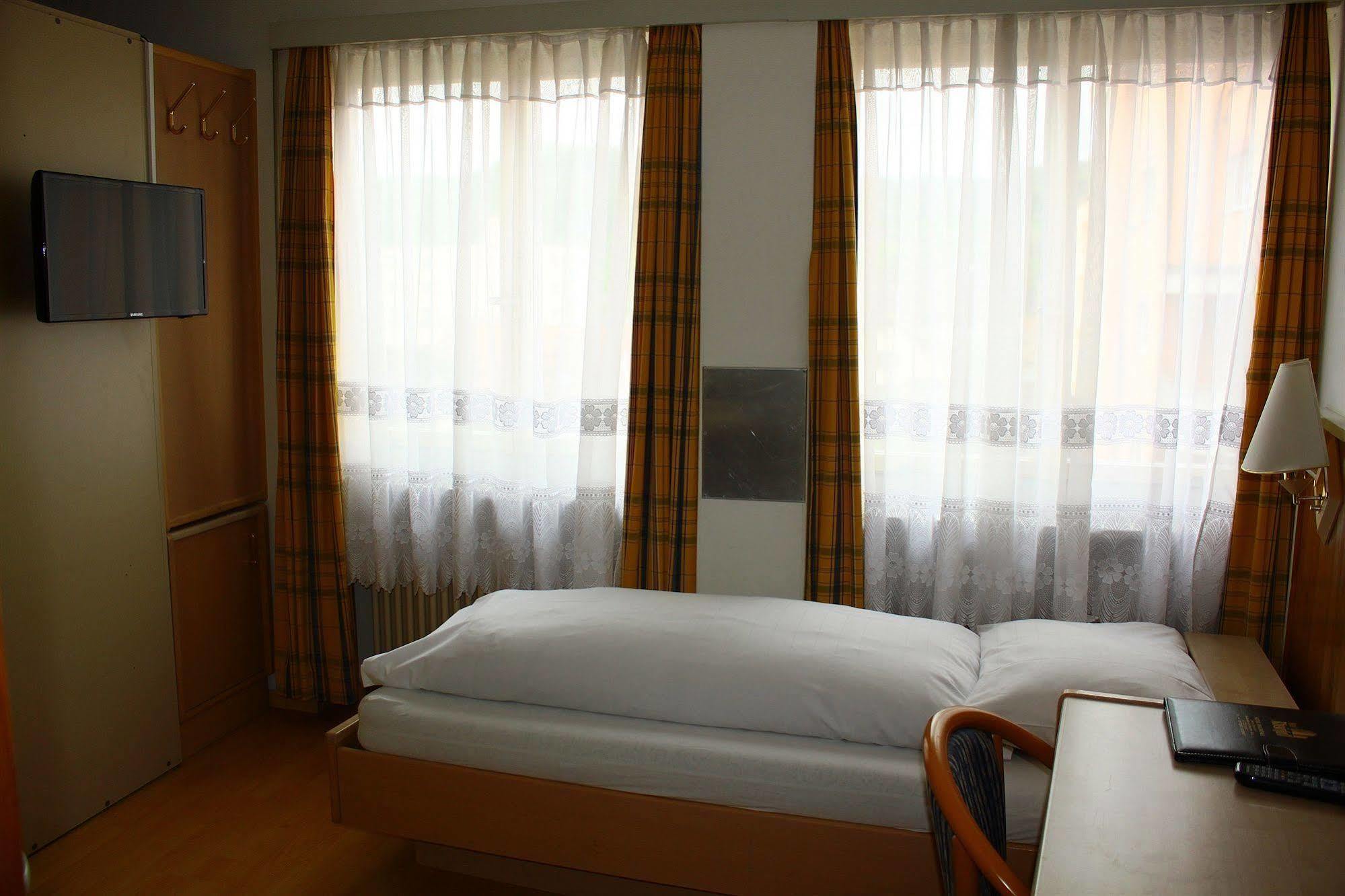 Hotel Rheinfall 3*